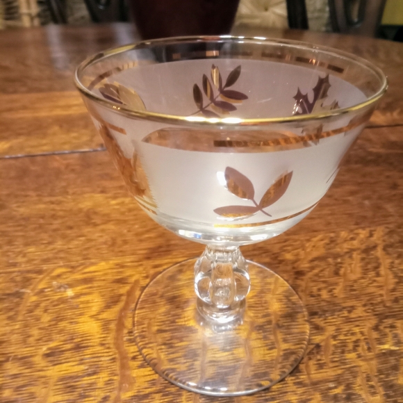 Vintage MCM Libbey Gold Leaf Cordial Glasses - Set of 6 - Picture 5 of 5